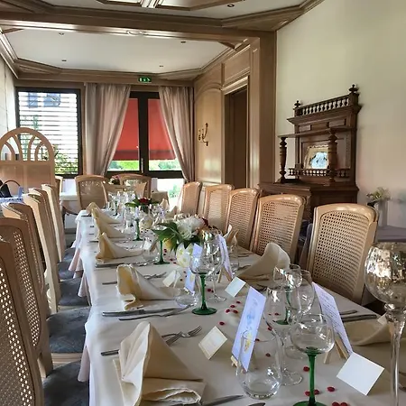 Hotel-restaurant A La Couronne Hotel 2*